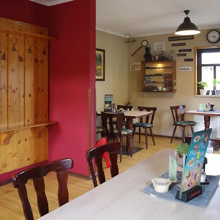 Wirtschaft & Zum Huthaus Pensjonat 3*