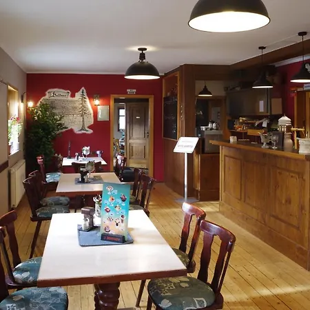 Wirtschaft & Zum Huthaus Pensjonat 3*