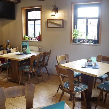 Wirtschaft & Zum Huthaus Pensjonat 3*